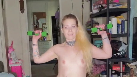 Brandi Skyes star sexy pictures