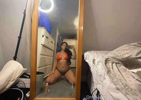 miaadamz19 pretty actress photo