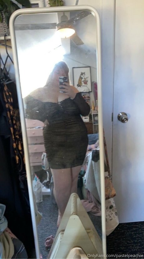 pastelpeachie porn actress img