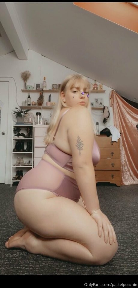 pastelpeachie model nice img