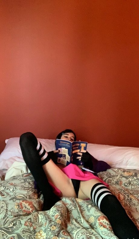 femboycherryblossom star top image