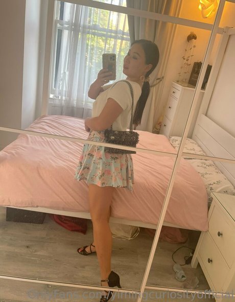 yimingcuriosityofficial naked model images