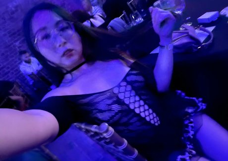 yimingcuriosityofficial model pictures