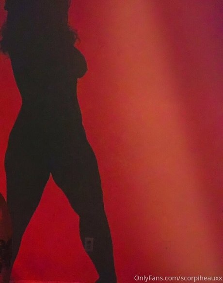 scorpiheauxx model hd pic