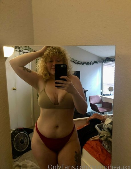 scorpiheauxx beautiful actress images