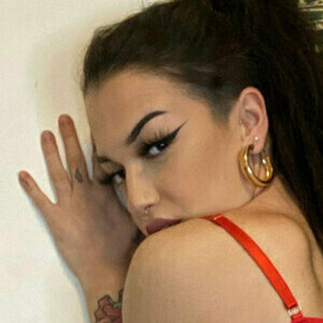 sniderr hd pornstar photo