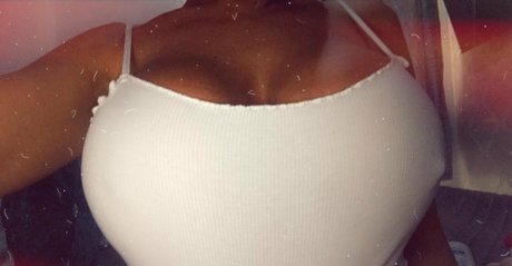 AvaKoxxx star naked pictures