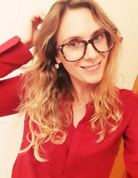 ellyedelweiss model free photos