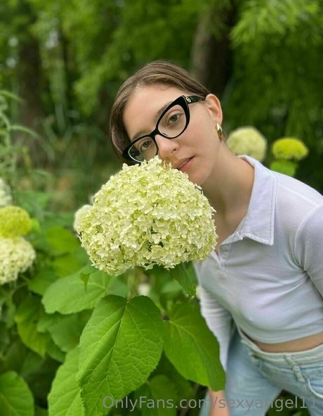 sofiaa2307 hot pornstar images