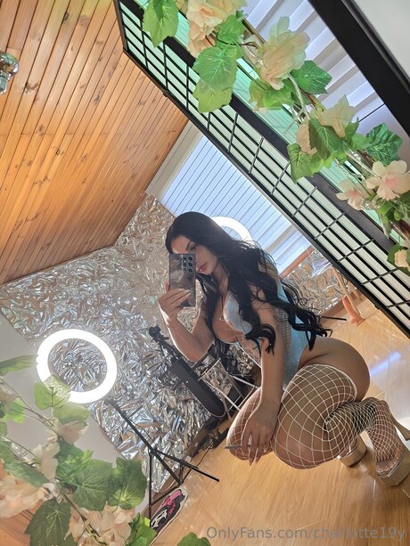 charlotte19y hd star img