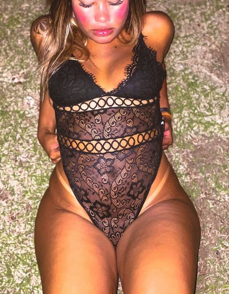 Kamille Dias model adult galleries