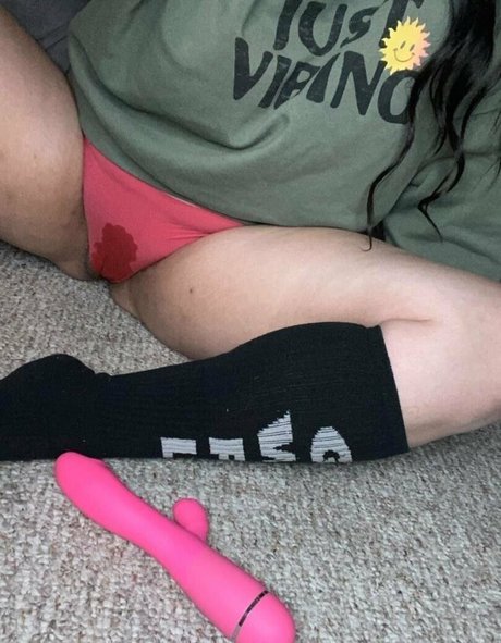 itsmellybaybee model beautiful picture