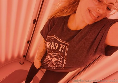 alexxrenee24 xxx model pic