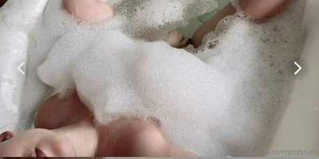Jezzylush model adult picture