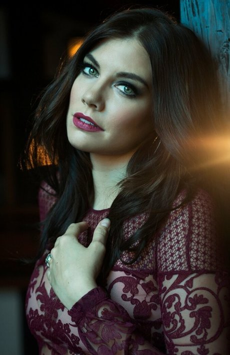 Lauren Cohan free model galleries