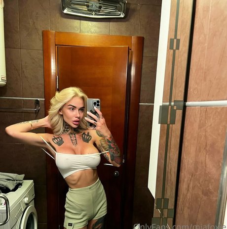 miafoxie star adult gallery