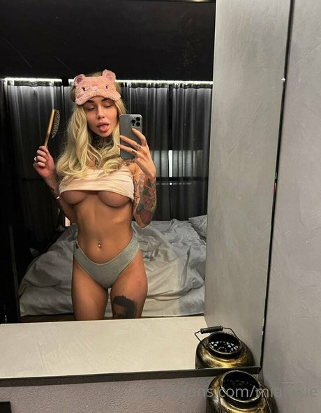 miafoxie sex star archive