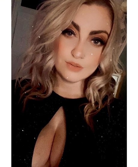 Femmefataleairsoft hot star picture