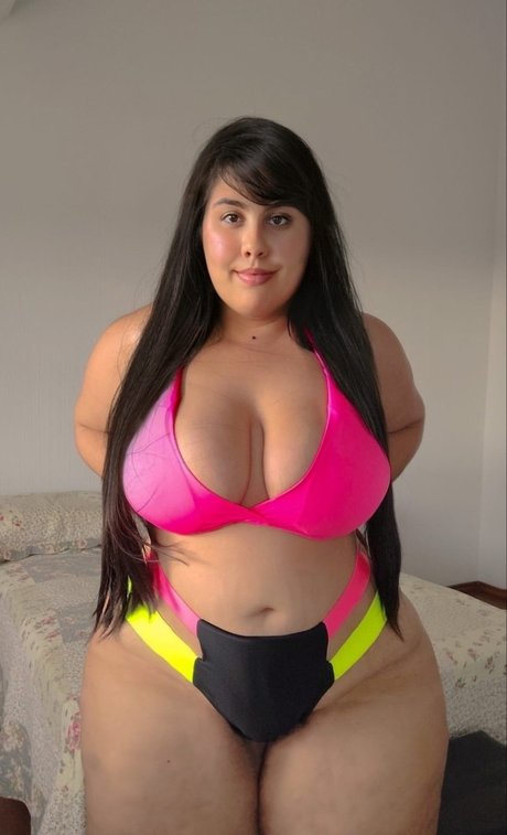 Bia Novaes star sexy img