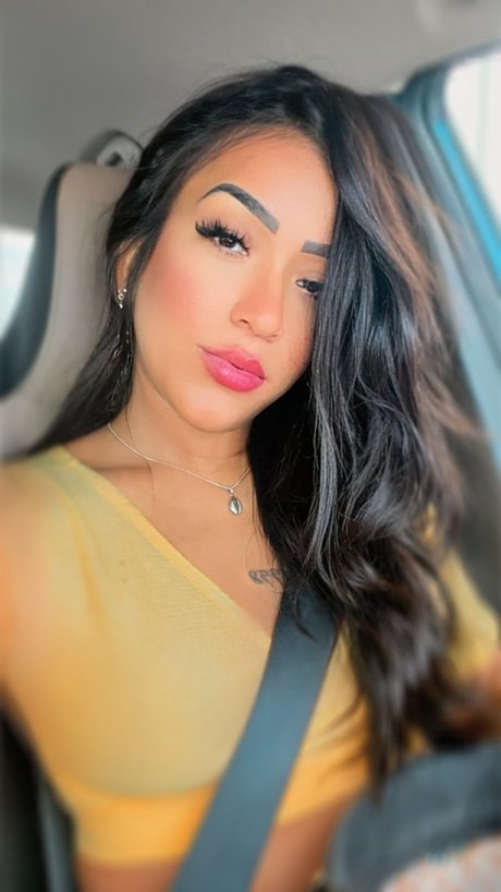 Mia Lee top star picture