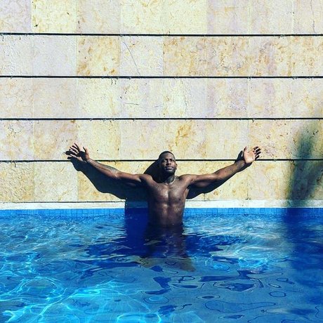 Mike Queenz pornographic star pictures