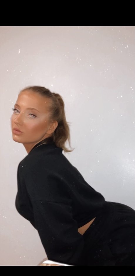 Brat Barbie_ star nudes photos