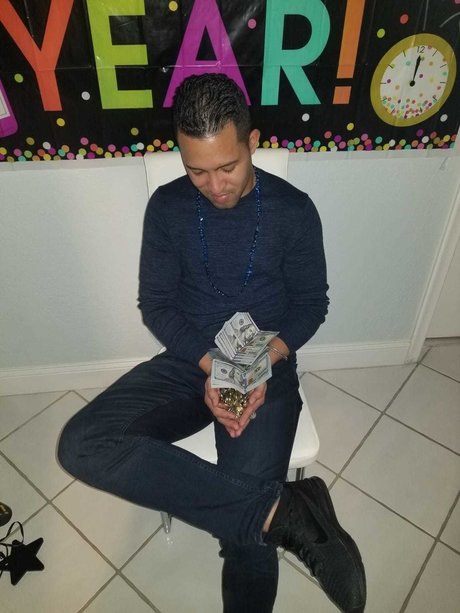 Mikedick xxx model images