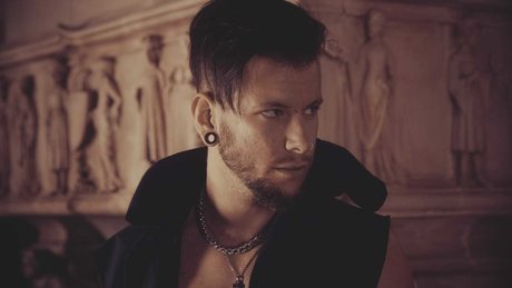 Mike Hilton nudes model picture