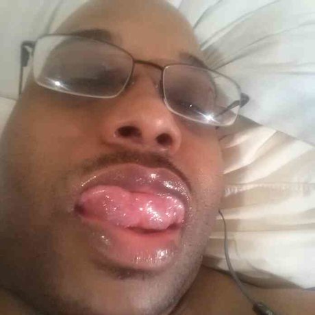 Bi and freaky3313 model nude images