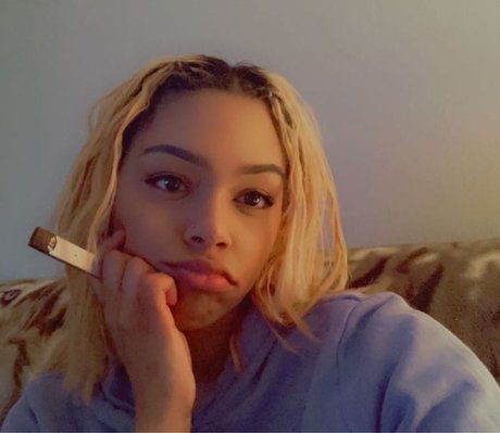 Aspen Sai pornographic model pics