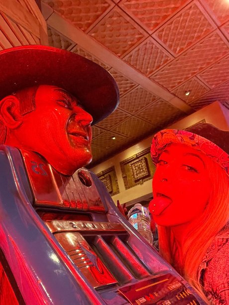 Big Trouble art actress pics