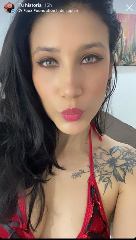 Caroljones hot free actress pics