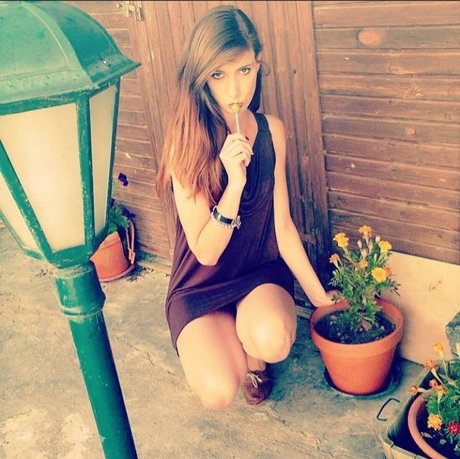 Miana Fernandes porn star gallery