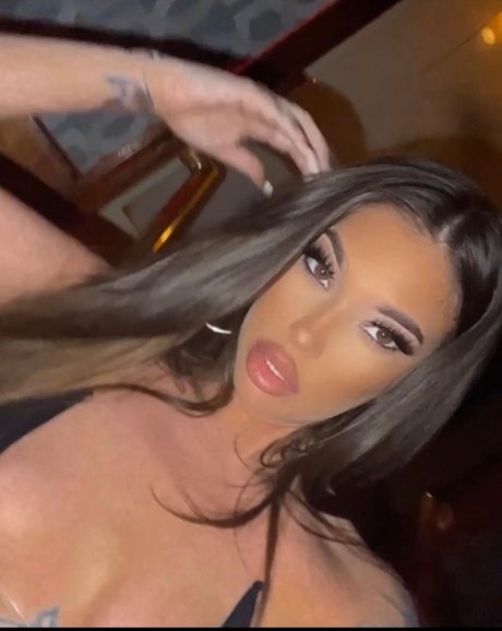 Trollth0t star pornographic photos