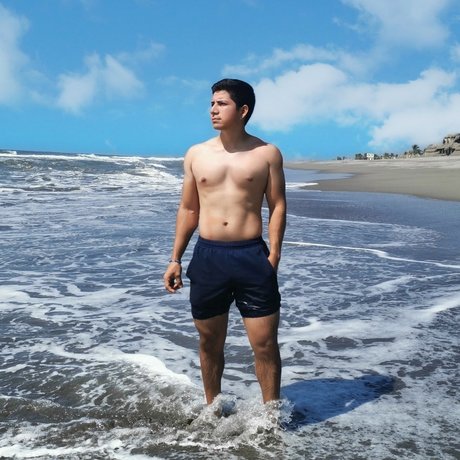 CarlyMR sex model photos