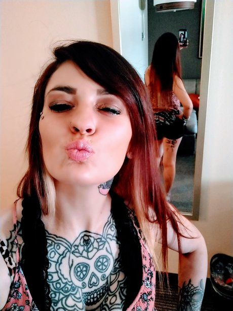 THE Mile Hi Beauty_ nudes star img