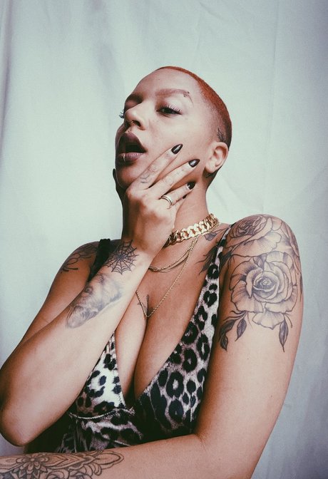 MilaVanillaa pornographic actress gallery