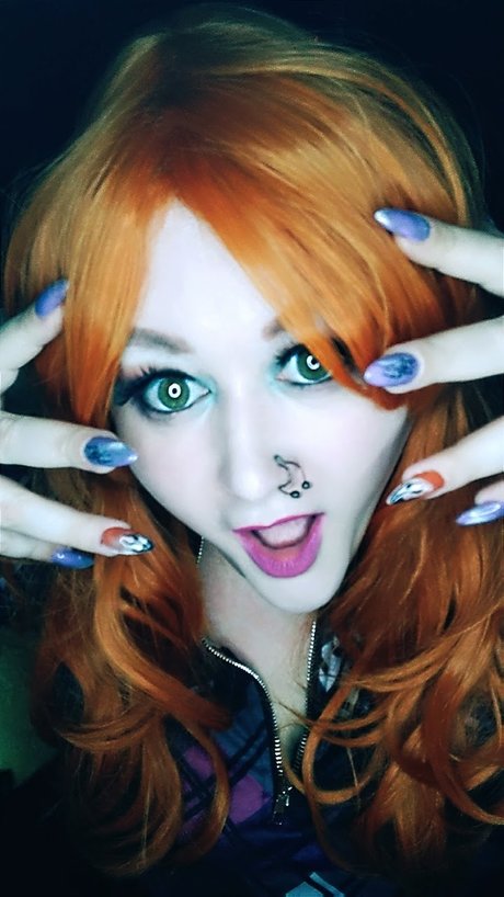 MissGoddessLana model adult pics