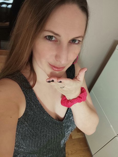 Miss Feet Tender model hot photo