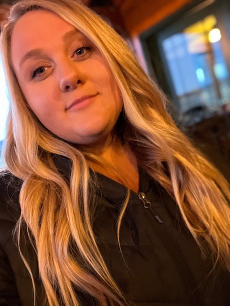 Dirty Lily star erotic photos