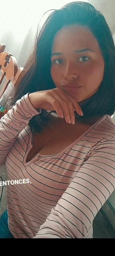 Melani Figueroa model high quality image