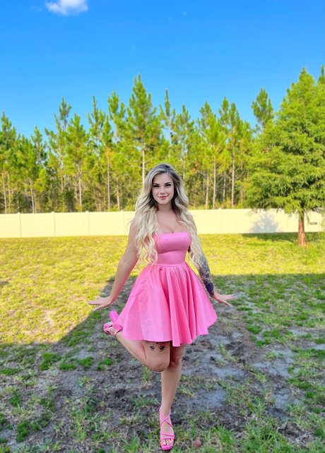 Baylee Everly hd actress photo