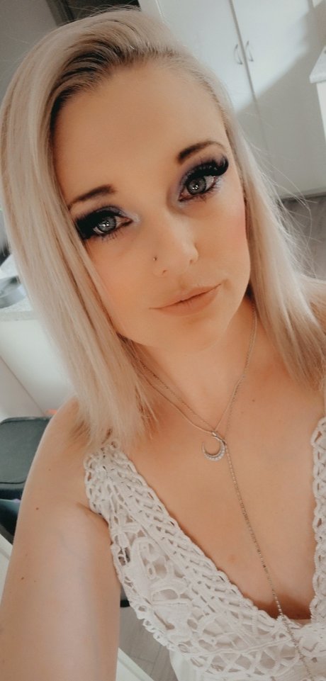 MISS2INFINITY model nudes pic