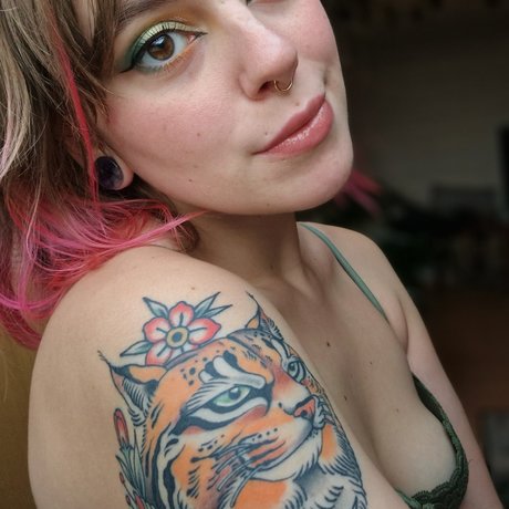 Amy Vanilla nude pornstar galleries