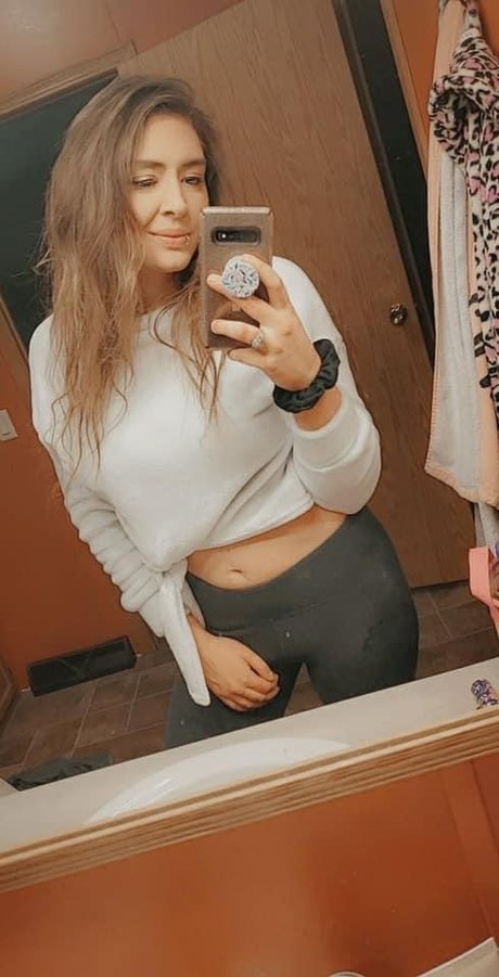 Momma Nels star sexy img