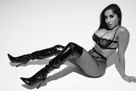 MISS NARMIN pretty star pictures