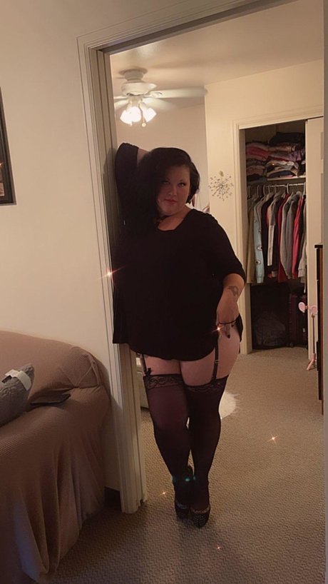 Miranda Ashley sexy actress images