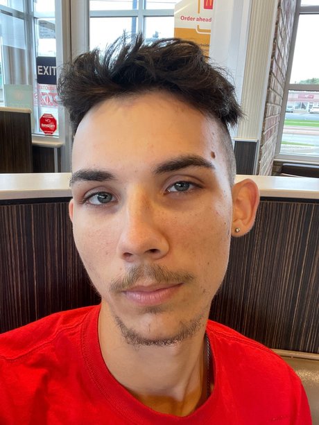 Andrew Gomes xxx model pics