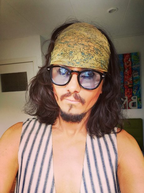 Jhonny Hot nudes model images