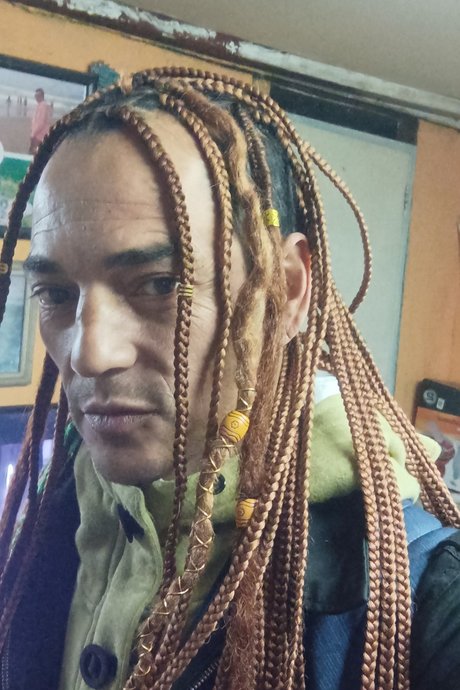 Isra Oliva star art img